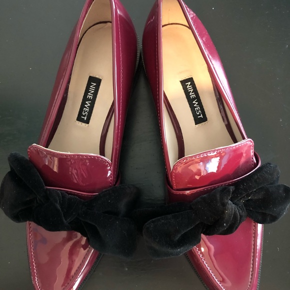 Nine West, burgundy flats Size: 6M - Picture 6 of 9